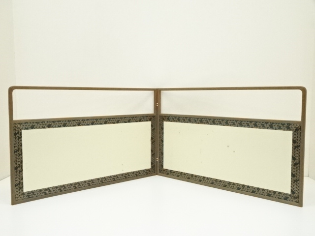 独楽繋ぎ文風炉先屏風 